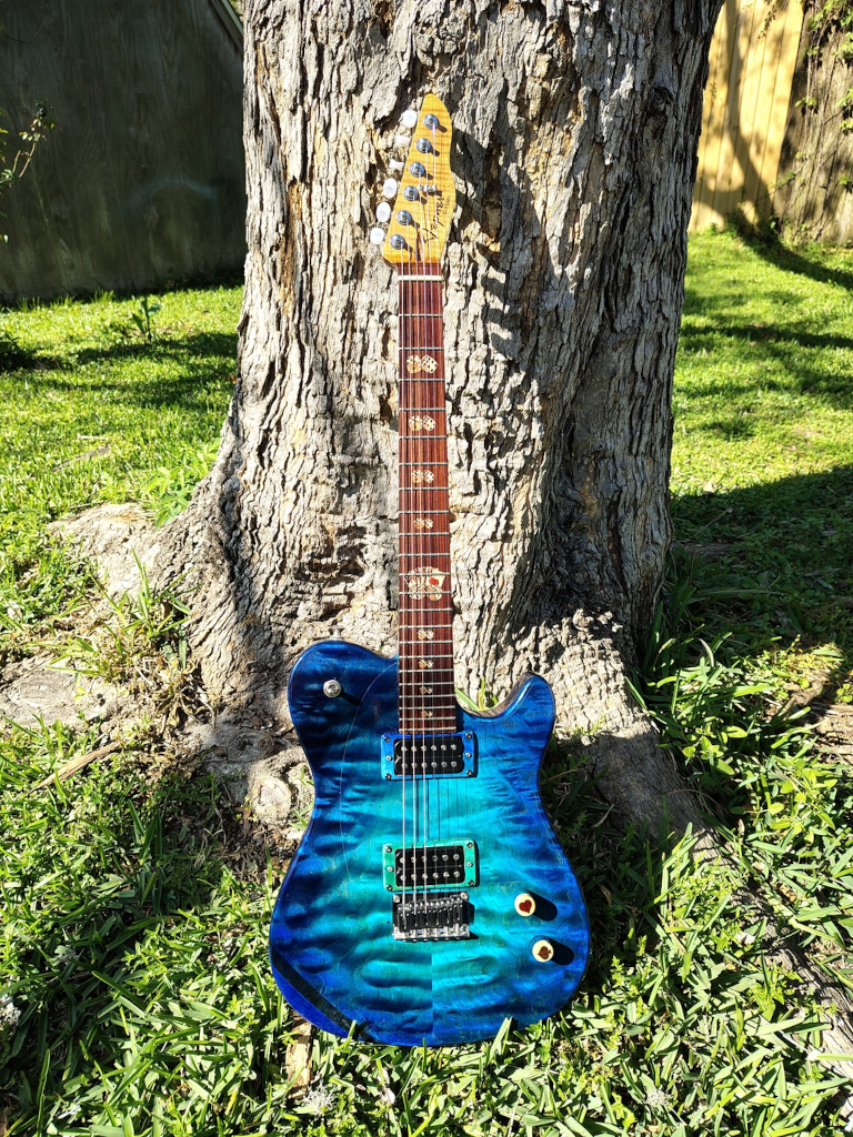 Shorthorn
Tele shaped guitar